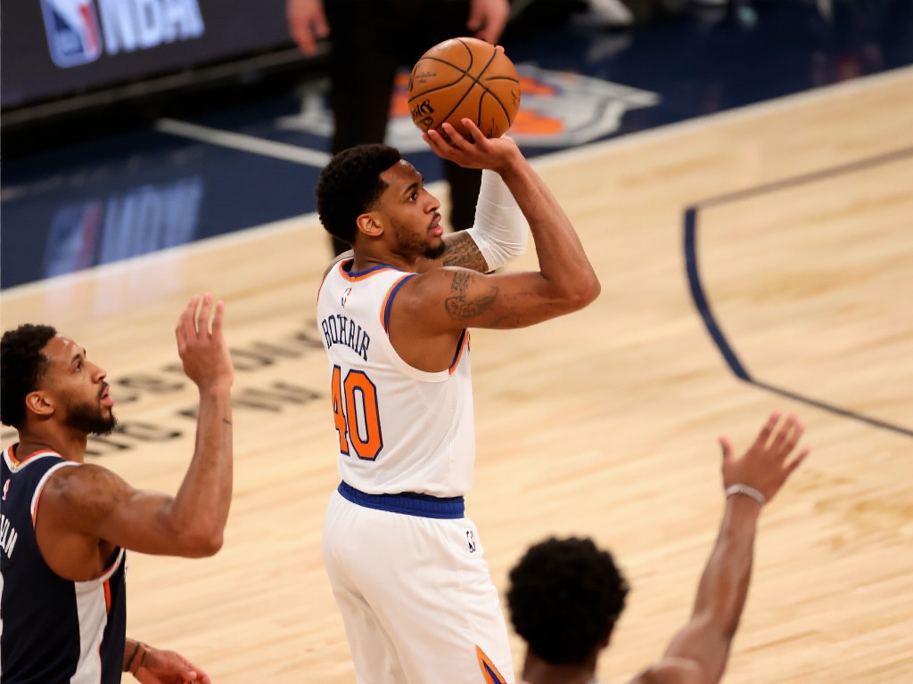 布伦森40分爆发+三分准绝杀 尼克斯4-2晋级 这场比赛的转折点出现在最后一分钟。当布伦